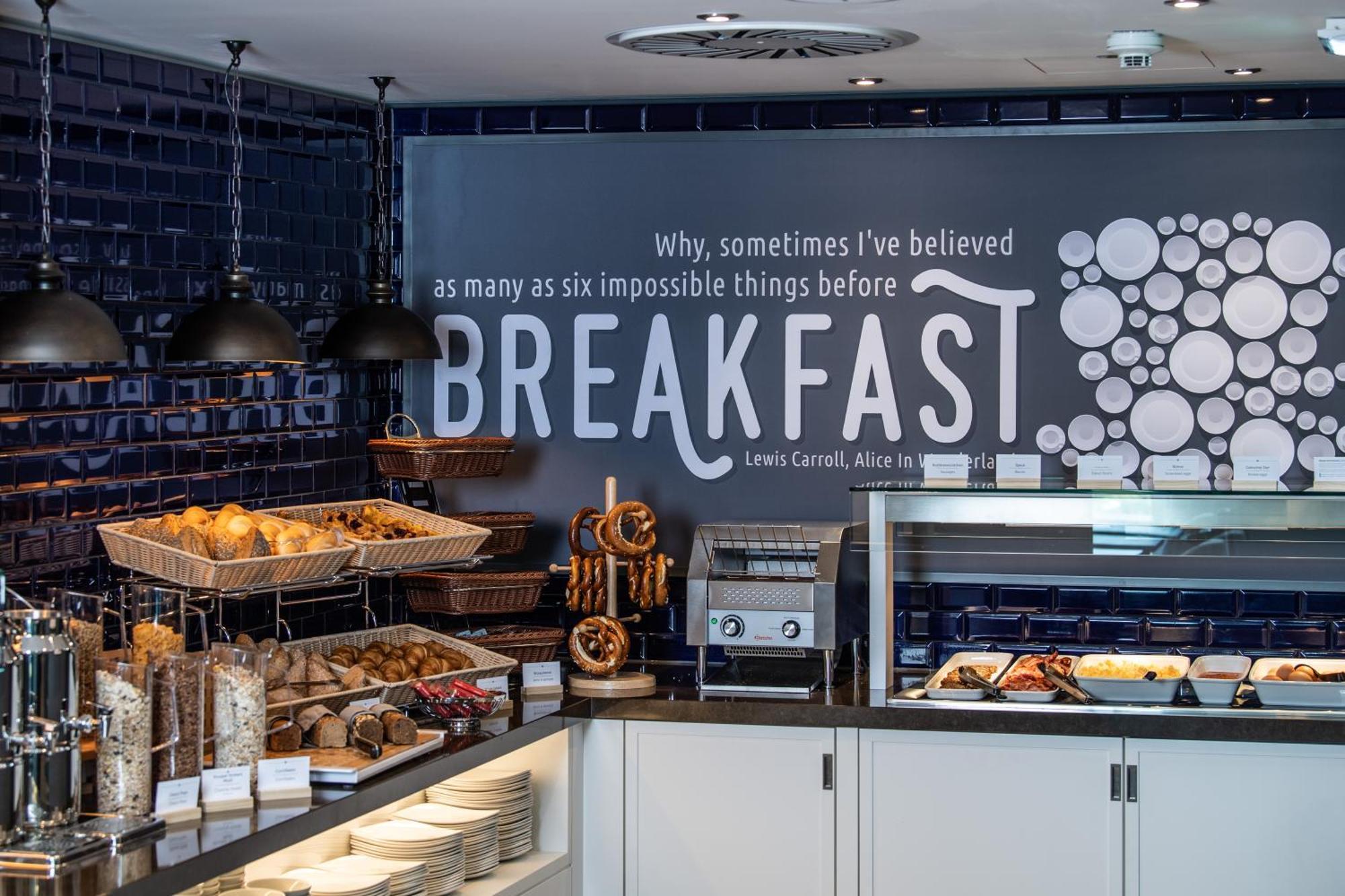Premier Inn Muenchen City Schwabing Ngoại thất bức ảnh
